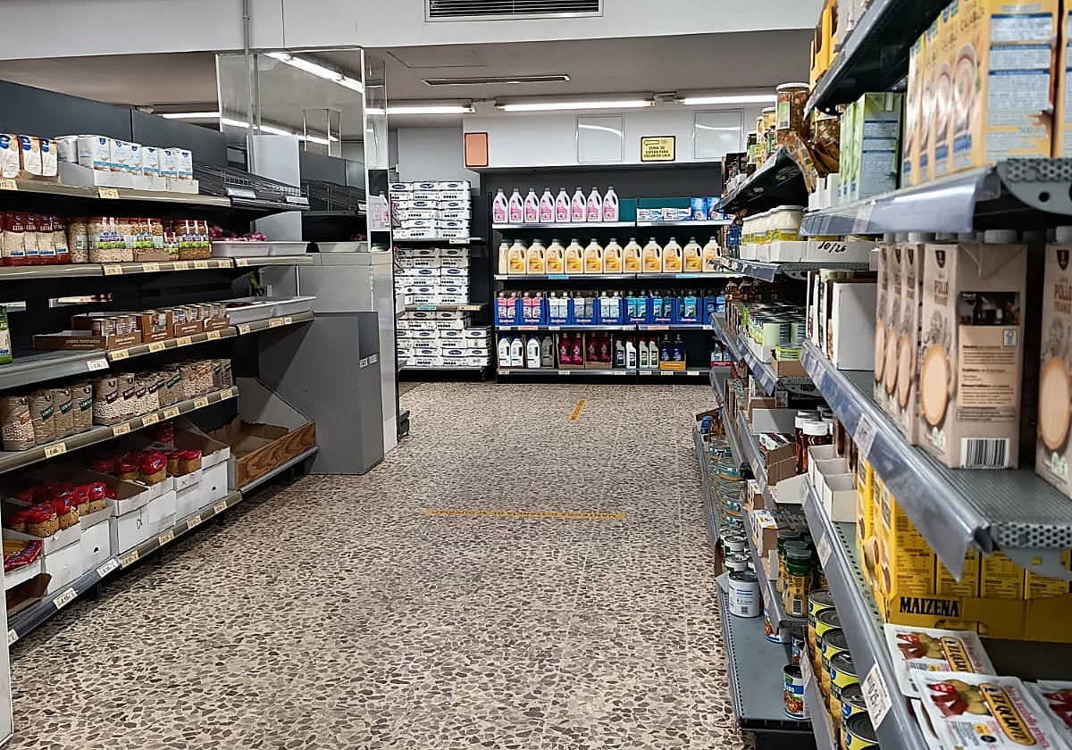 El economato de las cofradías se encuentra en la Alameda de Capuchinos.