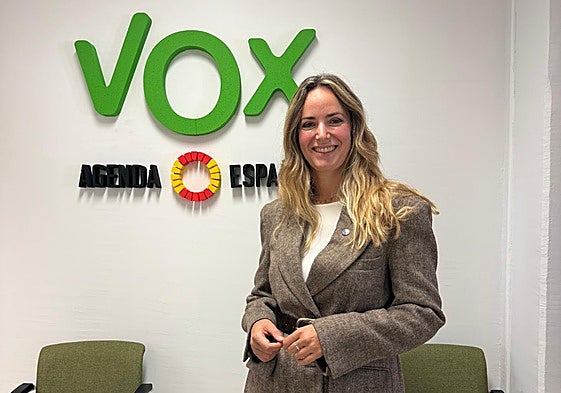 La viceportavoz de Vox, Yolanda Gómez, en el grupo municipal en la segunda planta del Ayuntamiento de Málaga.