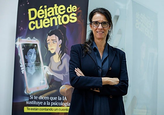 Mariela Checa, en la sede del Colegio de Psicólogos de Andalucía Oriental, ubicado en el barrio de Teatinos.