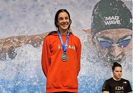 María de Valdés, plata nacional y billete para el Europeo de natación