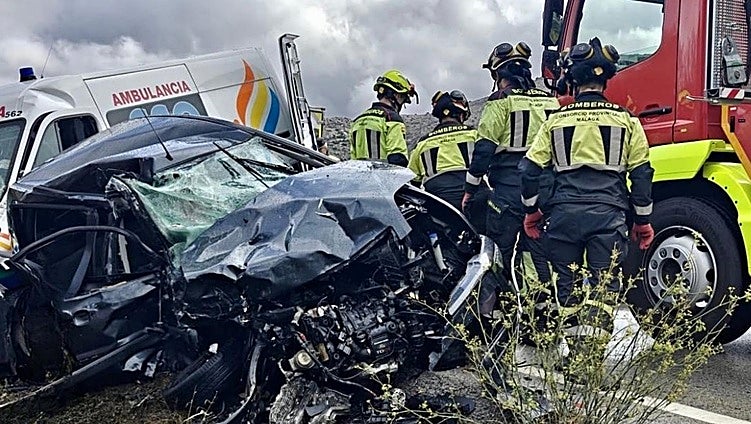 Los vehículos accidentados.