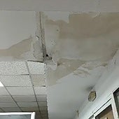 Goteras en los techos de la Jefatura de la Policía Local.