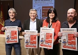 El teniente de alcalde sampedreño, Javier García, ha presentado el evento junto a su promotor, el peluquero Jorge Peña, y la presidenta de la asociación, María José Rodríguez.