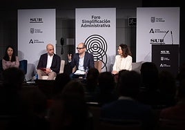 Aragón, Hinojosa, Gémez y Amador, de izquierda a derecha, durante la segunda mesa redonda.