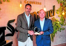 MAHOS nombra asociado de honor al club Unicaja Baloncesto