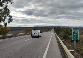 Tramo de la carretera A-384 que se va a desdoblar.