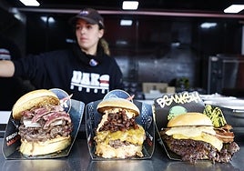 Las tres opciones de hamburguesas que se pueden probar en la foodtruck.