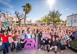 Participantes en los actos conmemorativos con motivos del 25-N.