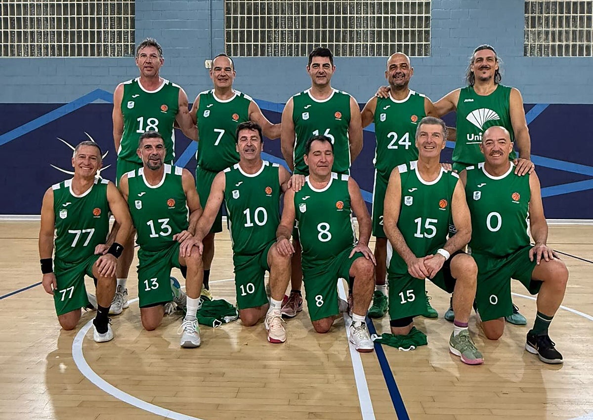 Imagen secundaria 1 - Gran papel de los equipos de la Asociación Unicaja Master en el Mamba Murcia