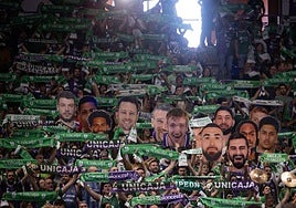 El fondo del pabellón en el que está la banda de Los Mihitas.