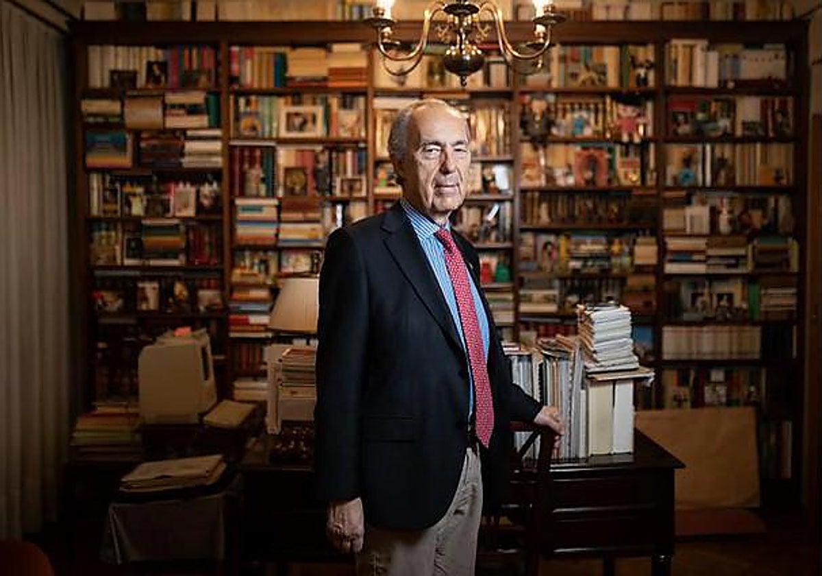 Luis Alberto de Cuenca.