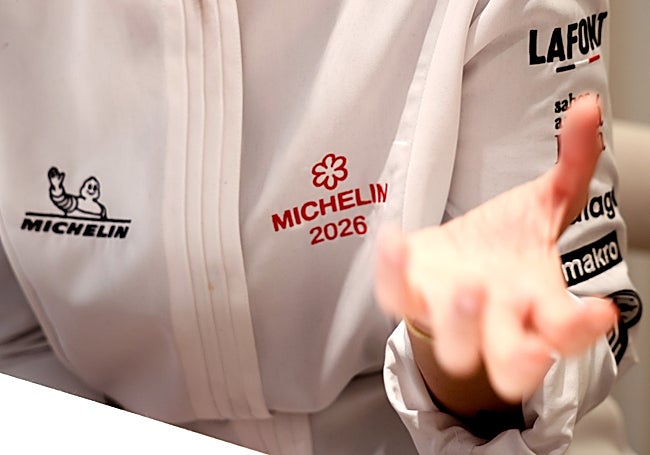 Chaquetilla que reconoce a los chefs con estrella.
