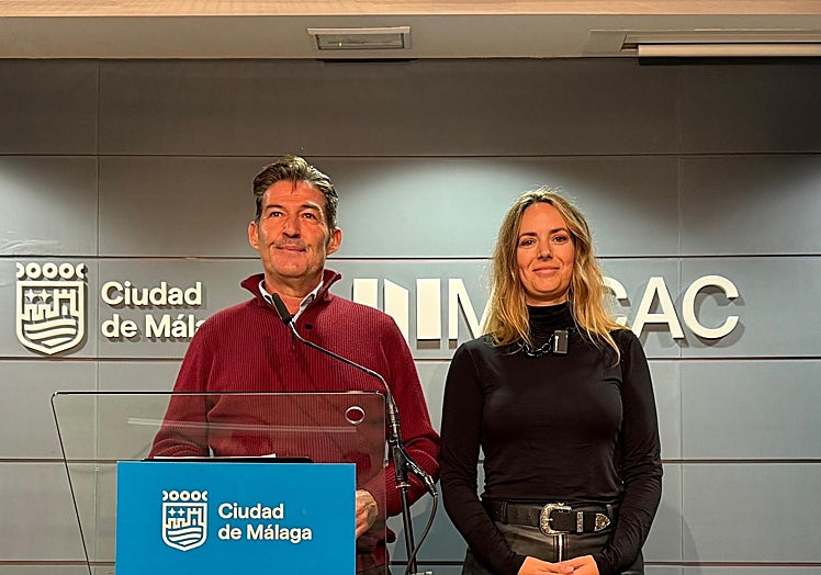 Los concejales de Vox, Antonio Alcázar y Yolanda Gómez.