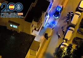 Imagen aérea del operativo policial desplegado este pasado jueves en Vélez-Málaga.