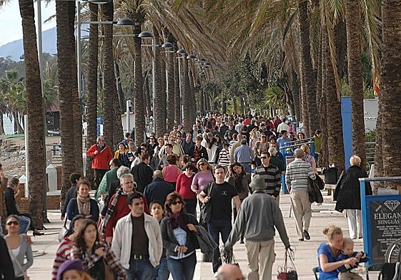 Los paseos marítimos de Marbella y San Pedro serán dos de las nueve zonas a las que llegará el plan.