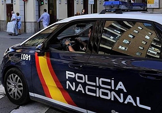 Detenido en Fuengirola tras forzar la portería de un edificio y llevarse llaves para robar en pisos turísticos