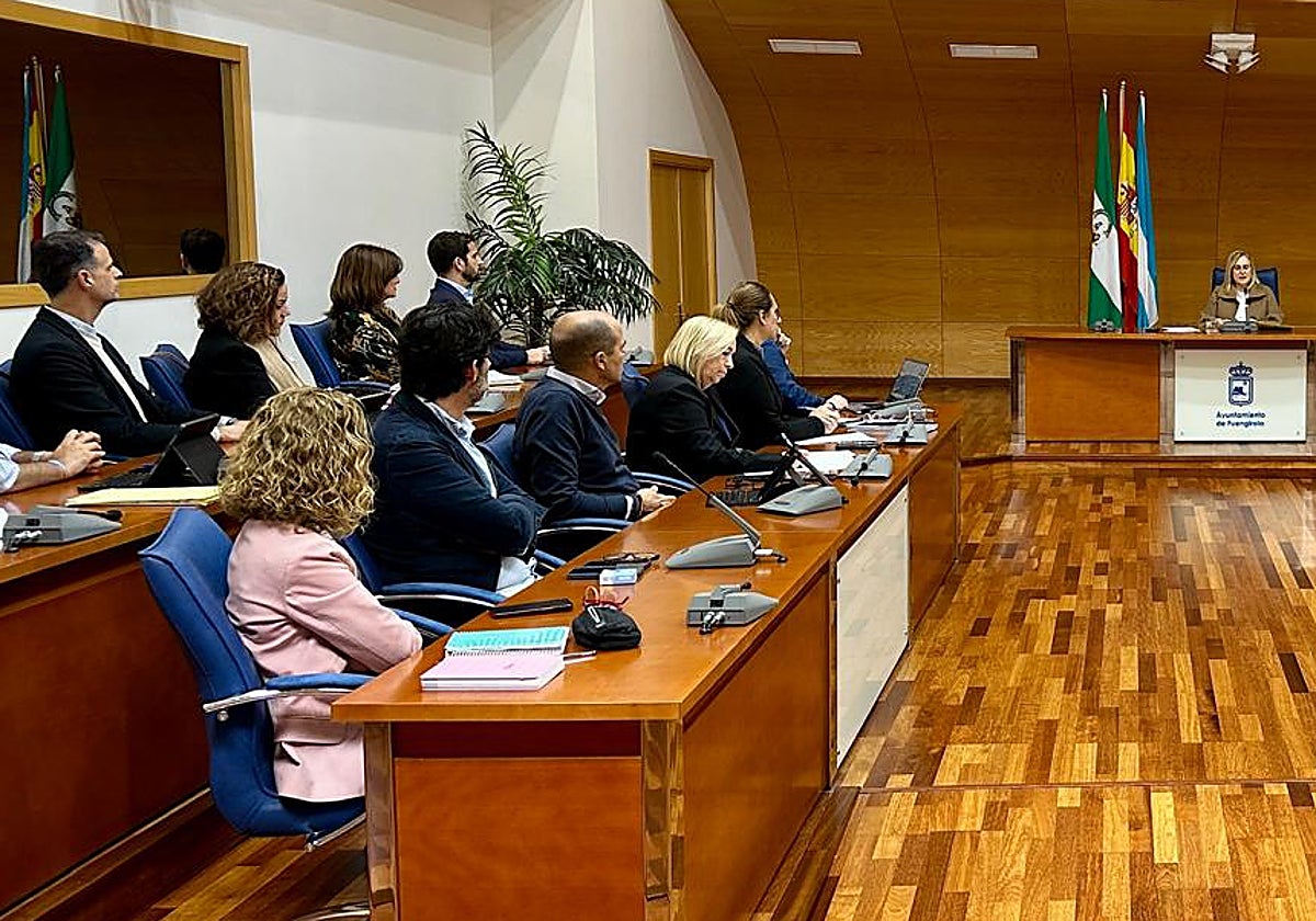 Concejales del PP atienden a la intervención en el Debate del Estado de la Ciudad.