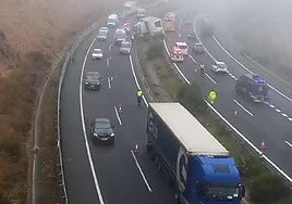 Reabierta al tráfico la A-45 tras retirarse los vehículos implicados en el accidente