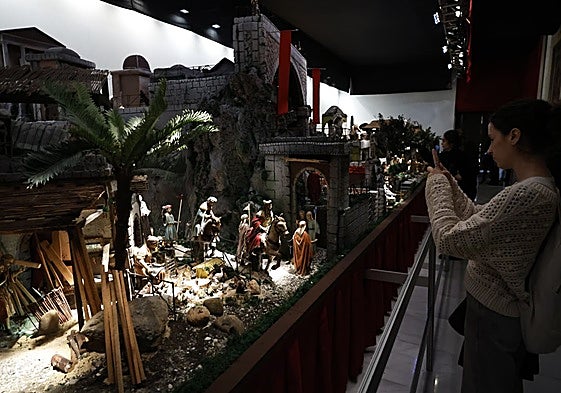 El belén se ha inaugurado este viernes en el Ayuntamiento.