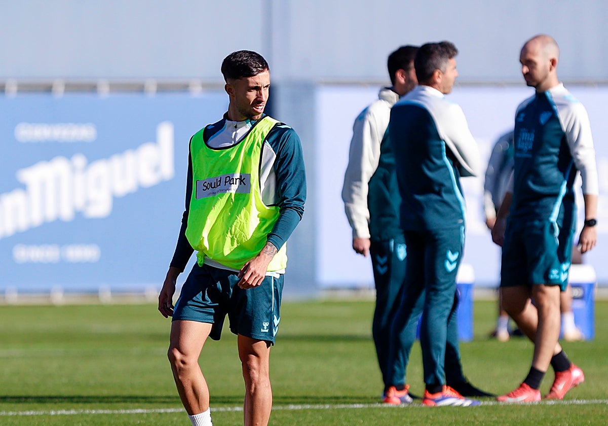Larrubia, en un entrenamiento reciente del Málaga.