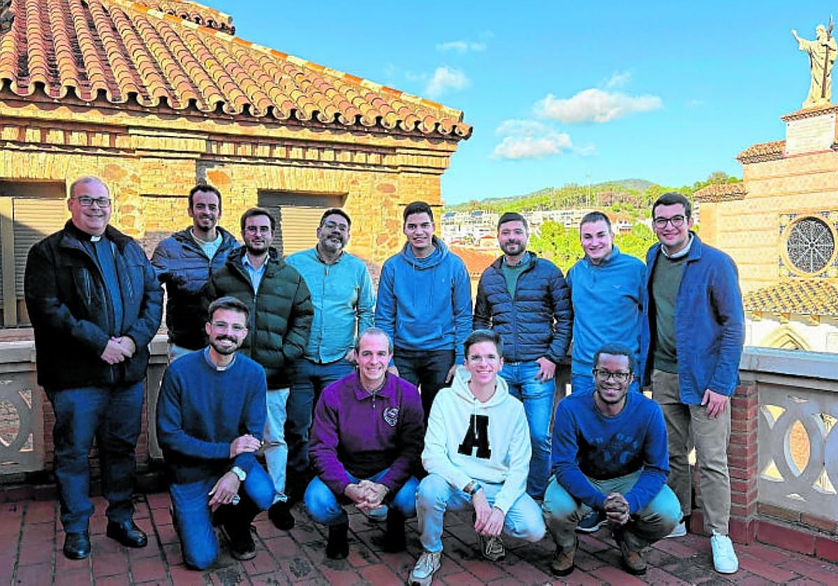 Seminaristas malagueños junto al rector, Juan Manuel Ortiz, y al vicerrector, Juan Baena.