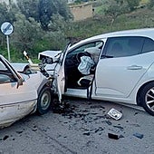 Una colisión frontal entre dos coches deja una persona fallecida y otra herida en Alcaucín