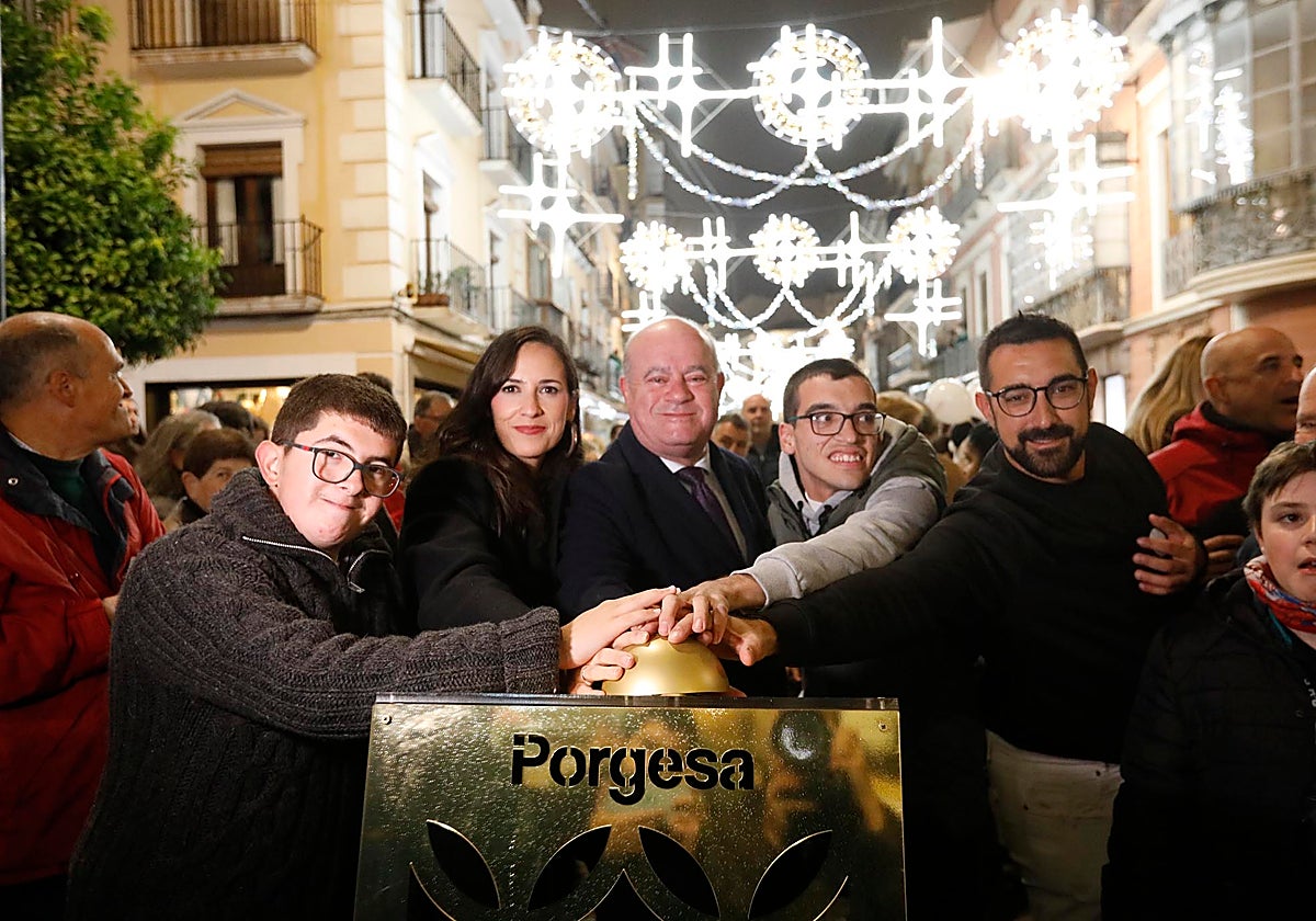 La plaza de San Sebastián fue el lugar donde se encendió el alumbrado extraordinario por Navidad