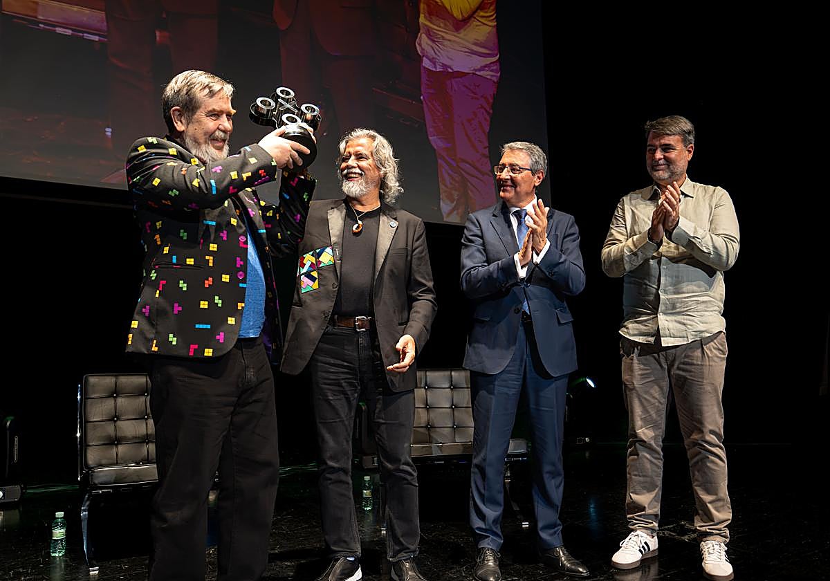 Alexey Pajitnov, junto a Henk Rogers, Francisco Salado y Javier Ramos.