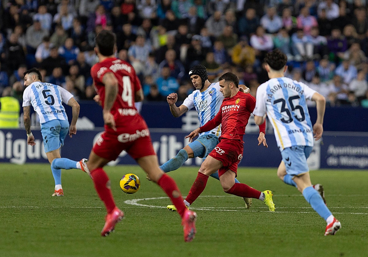 Luismi y Aketxe, en el último Málaga-Zaragoza liguero, en la pasada campaña.