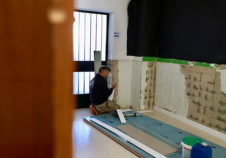 Marbella ha realizado en 2025 más de 100 actuaciones en colegios, con 1,7 millones de inversión