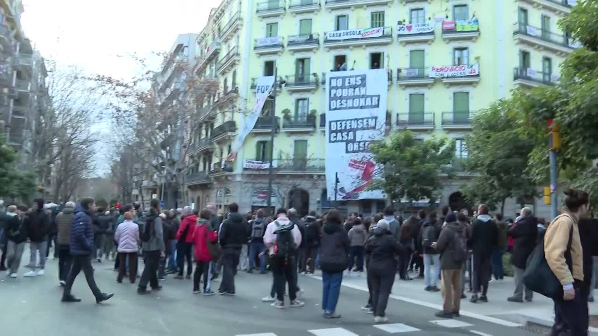 Aplazado el desahucio de la Casa Orsola de Barcelona