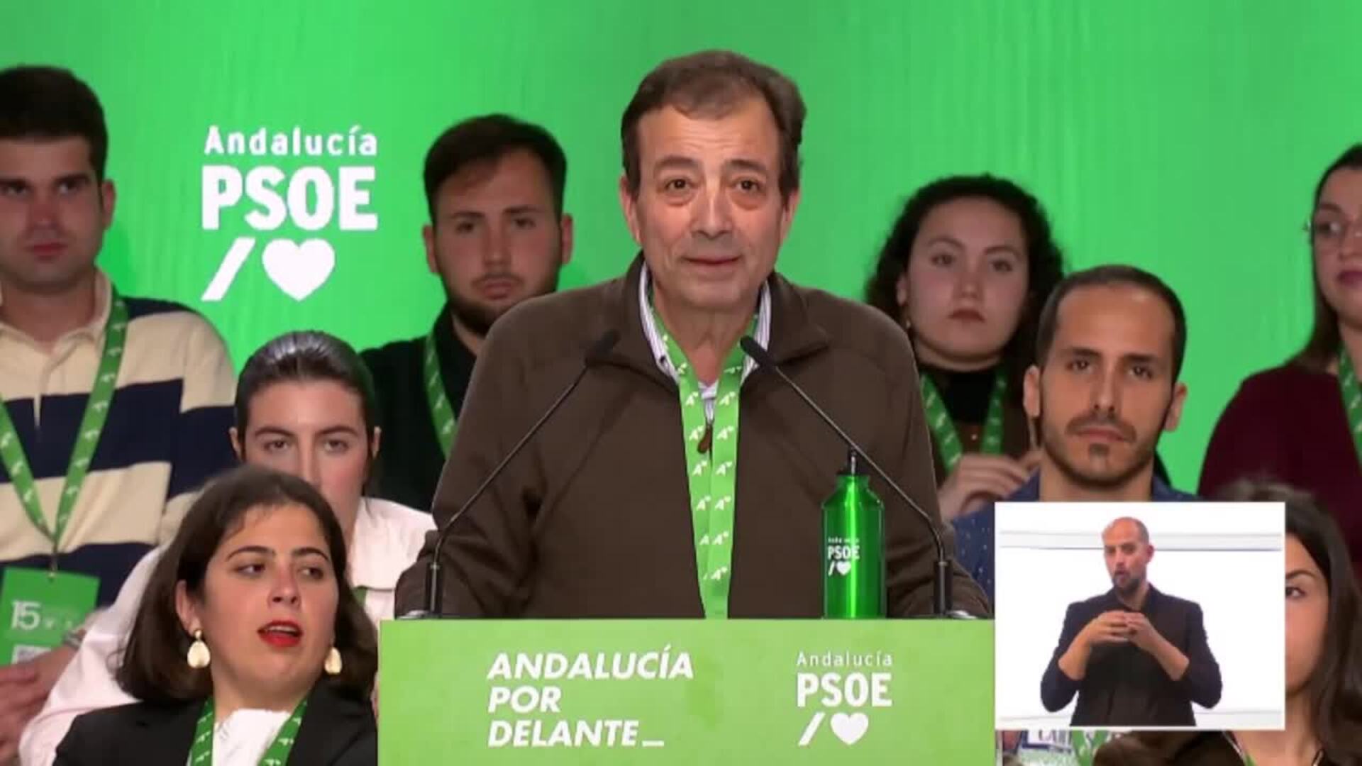 Fernández Vara apoya a Montero en el "reto monumental" de "dar la vuelta a las encuestas"