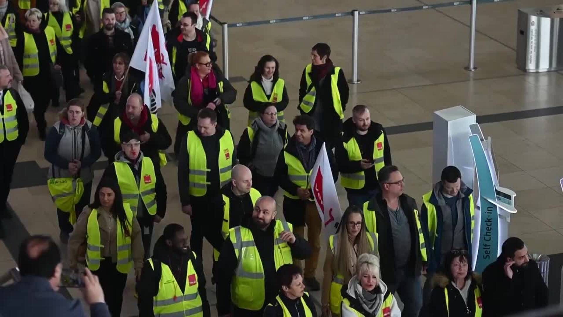 La huelga de 11 aeropuertos alemanes cancela 3.400 vuelos y afecta a 510.000 viajeros