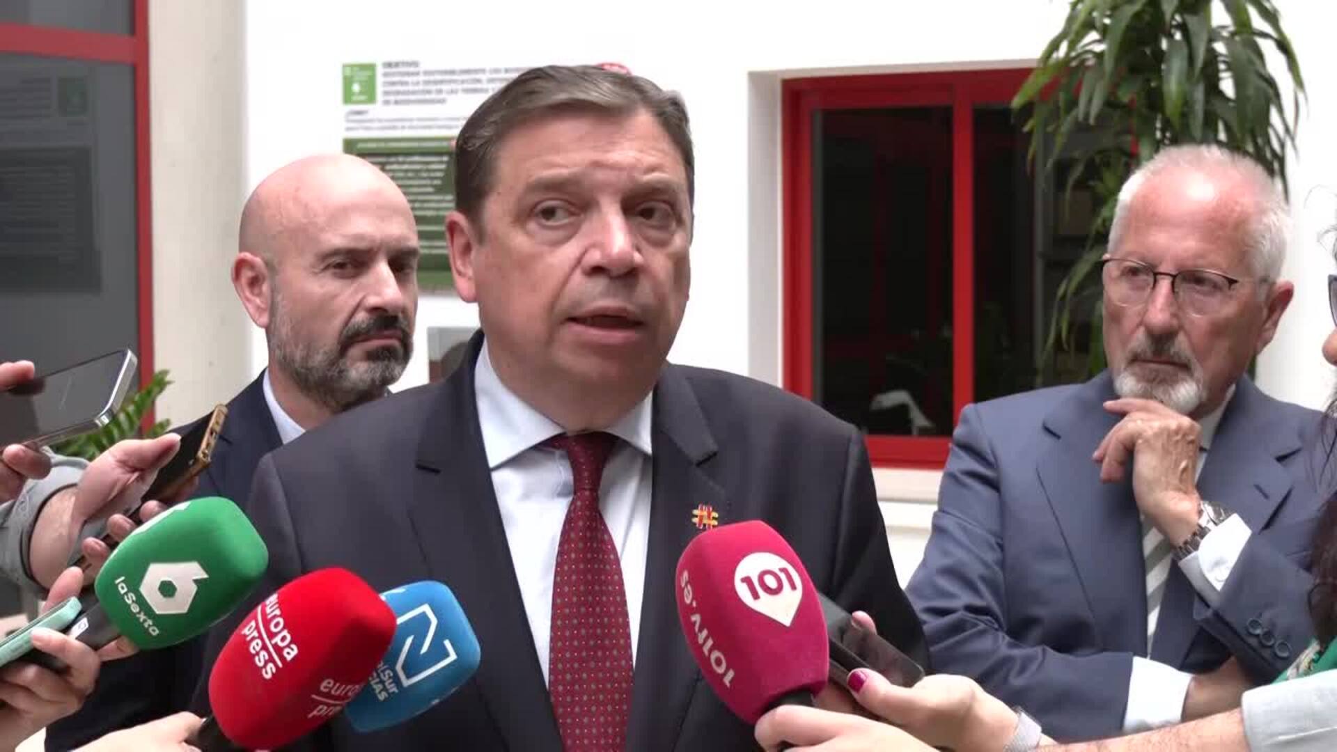 España pedirá a la Comisión Europea mejorar estudios científicos sobre la pesca de gamba roja