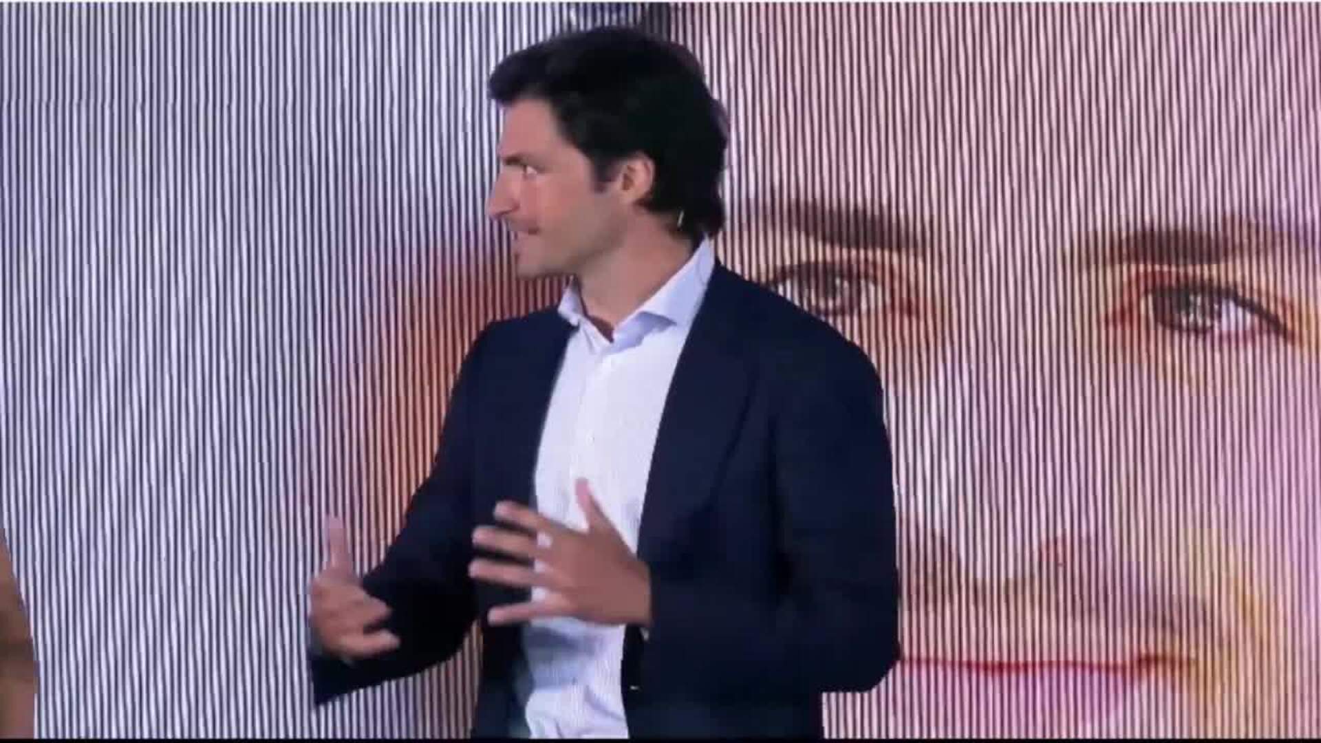 Carlos Sainz: "Mi deseo es tener en 2026 un coche para luchar por el podio"