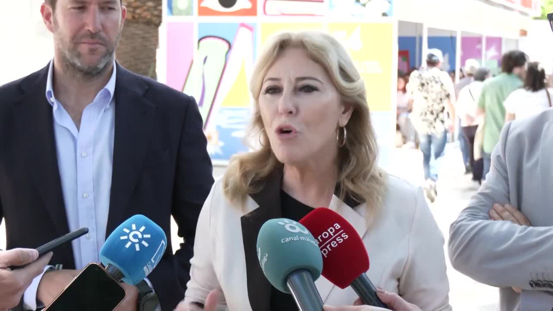 Carolina España dice que el Gobierno "ha suspendido claramente" en la gestión del apagón