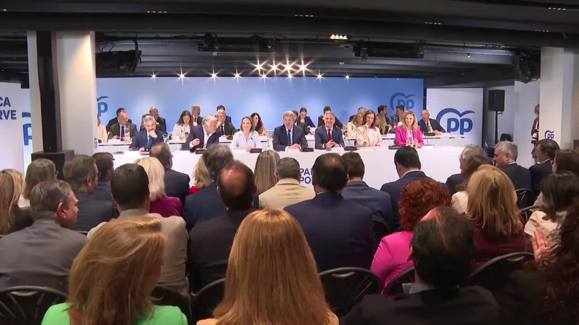 José Luis Bayo anuncia su candidatura para disputar a Feijóo la Presidencia del PP