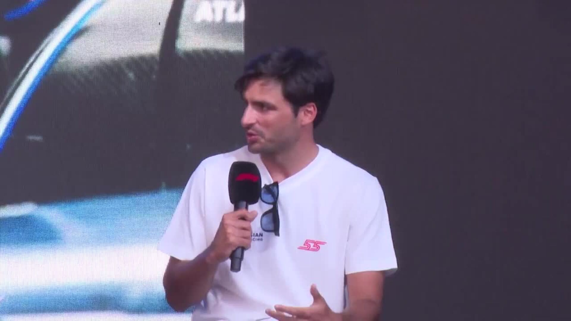 Carlos Sainz: "Me haría mucha ilusión brindar a la afición un buen resultado"