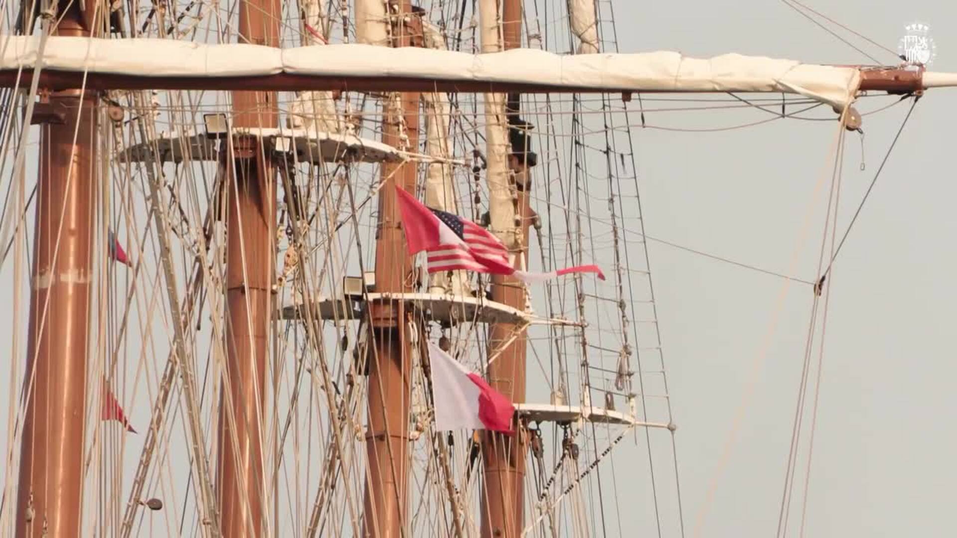 Princesa Leonor y la tripulación 'Elcano' rinden homenaje a víctimas del buque escuela mexicano