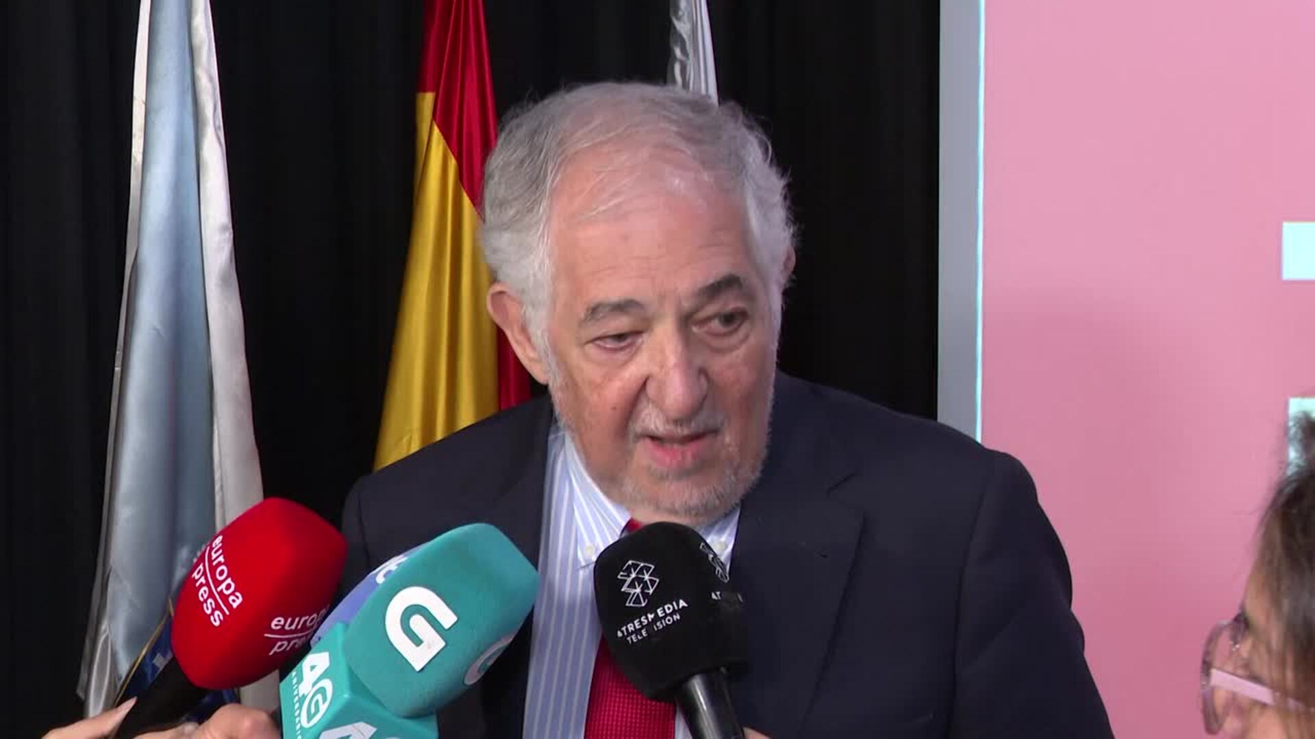 Conde-Pumpido augura longevidad a la Constitución, con un consenso en su día “difícil” hoy