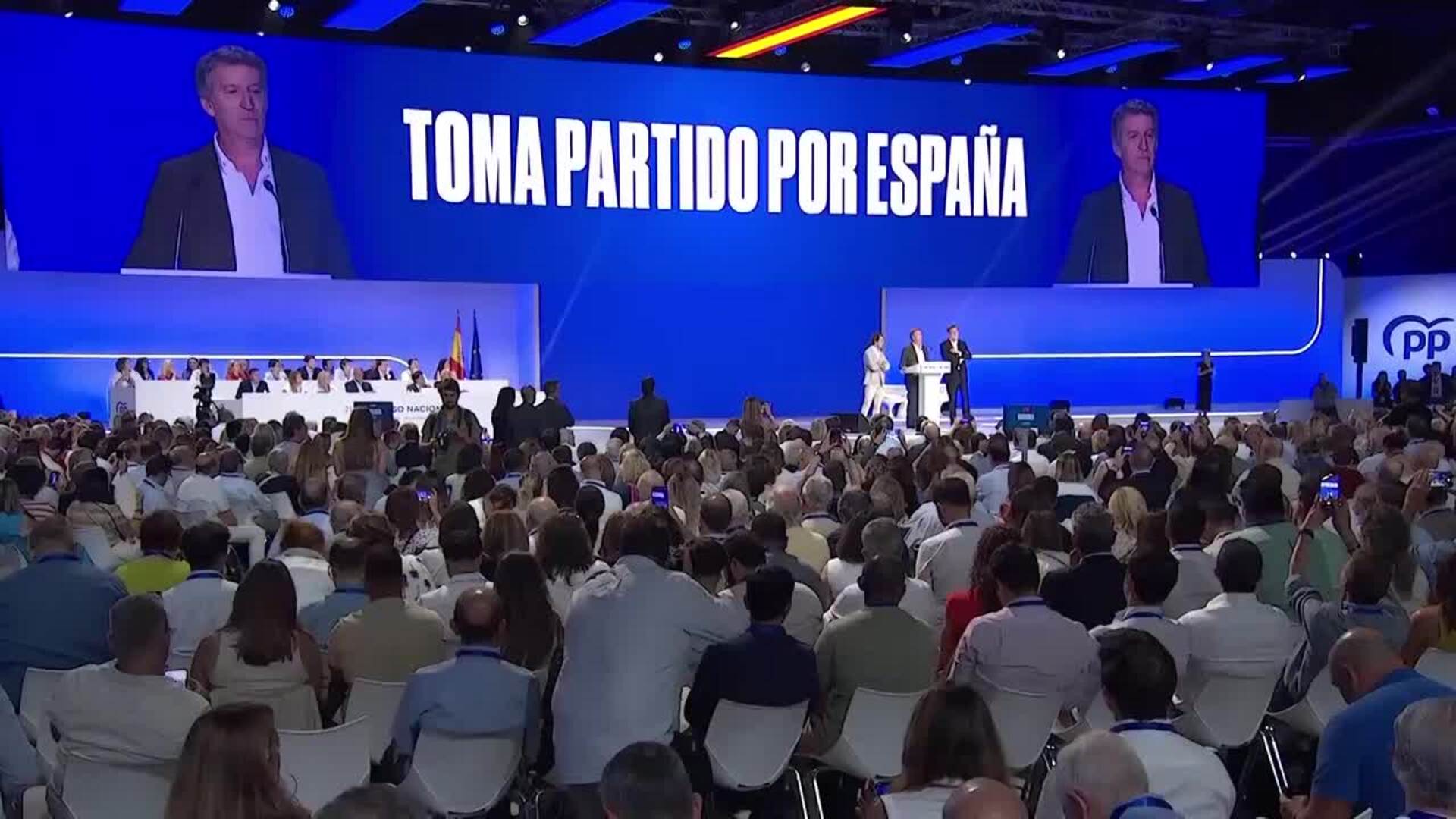 Feijóo, "orgulloso" de Aznar y Rajoy: Demuestran que España "se puede gobernar mucho mejor"