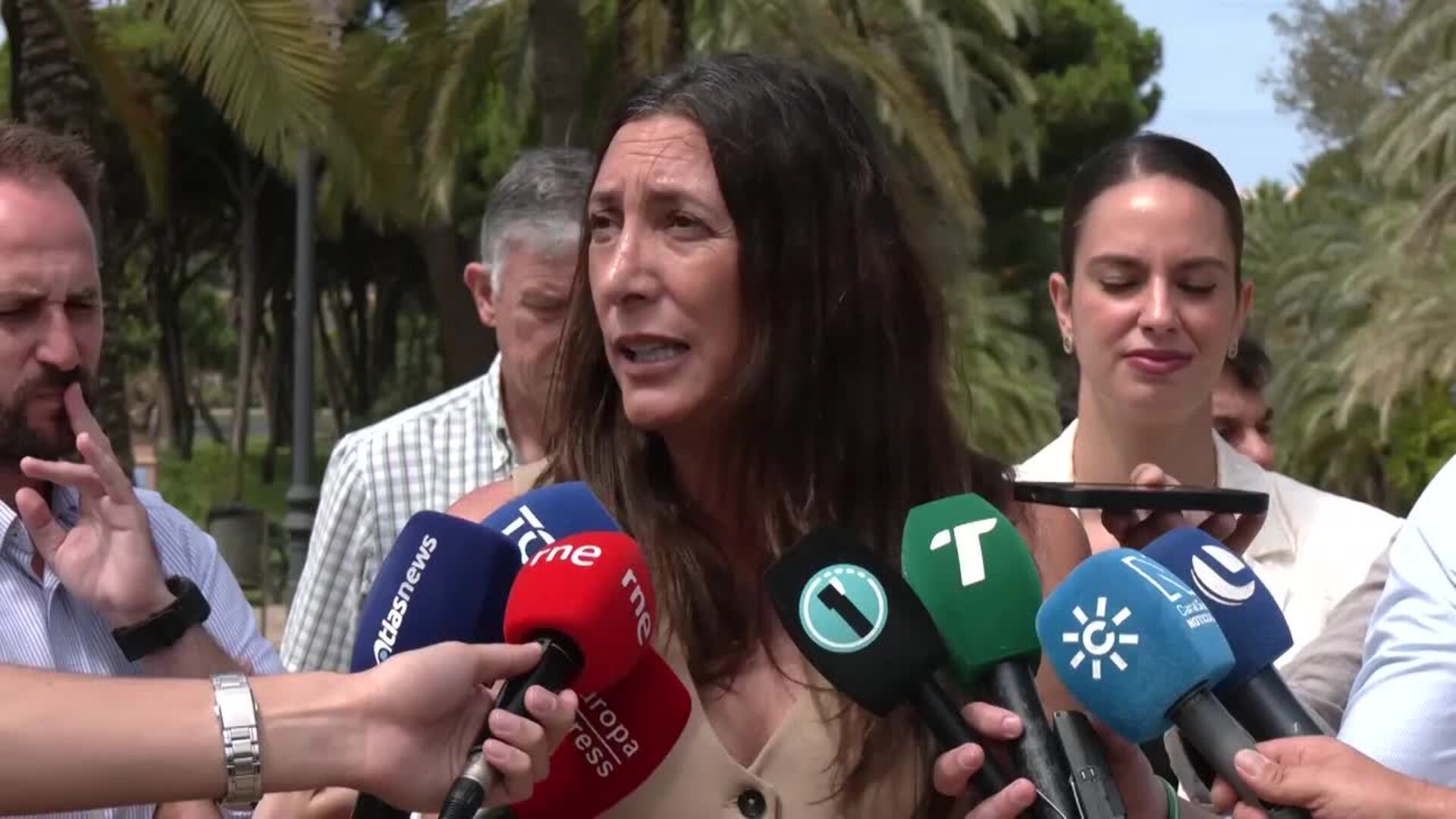Junta acusa al Gobierno de querer "reventar" el sistema andaluz de protección de menores