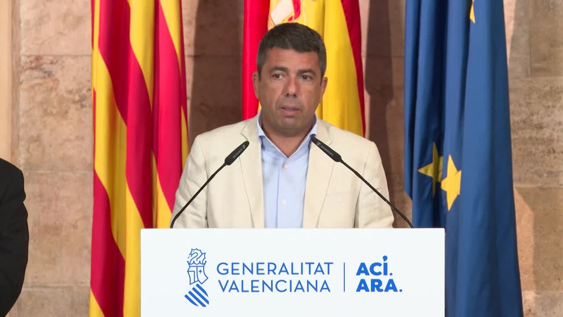 Mazón, tras la condecoración a escoltas: "Dudar de las fuerzas de seguridad es una injusticia"