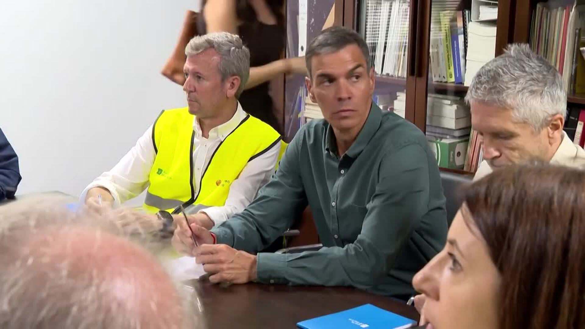 El fuego mantiene activos 40 focos en España, mientras se intensifica la ayuda internacional