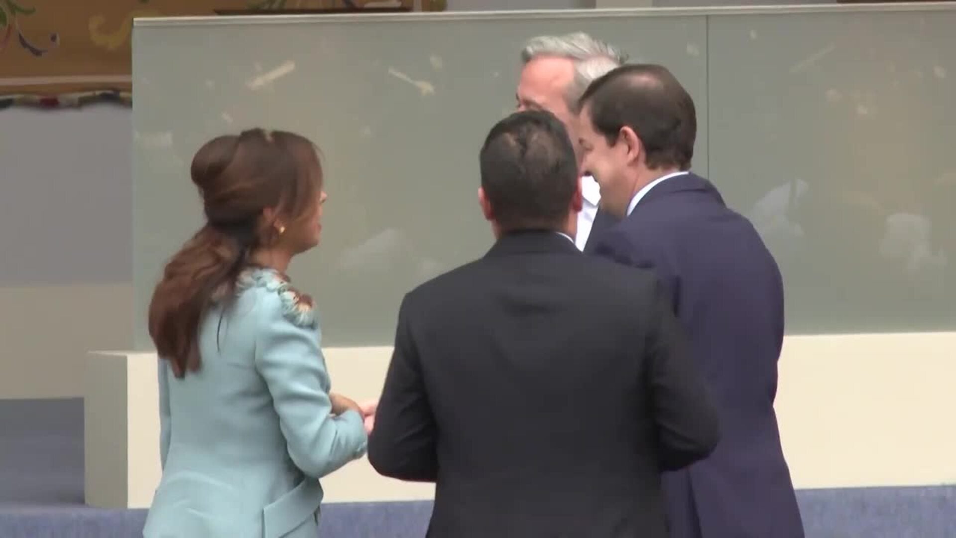 Autoridades nacionales y regionales asisten al desfile del 12-O marcado por la ausencia de Vox