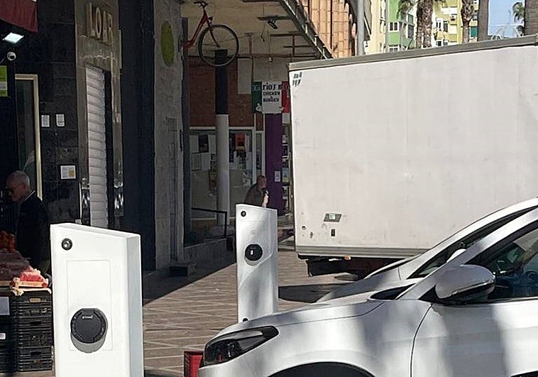 Torremolinos externaliza la gestión de 14 puntos de recarga eléctrica de vehículos
