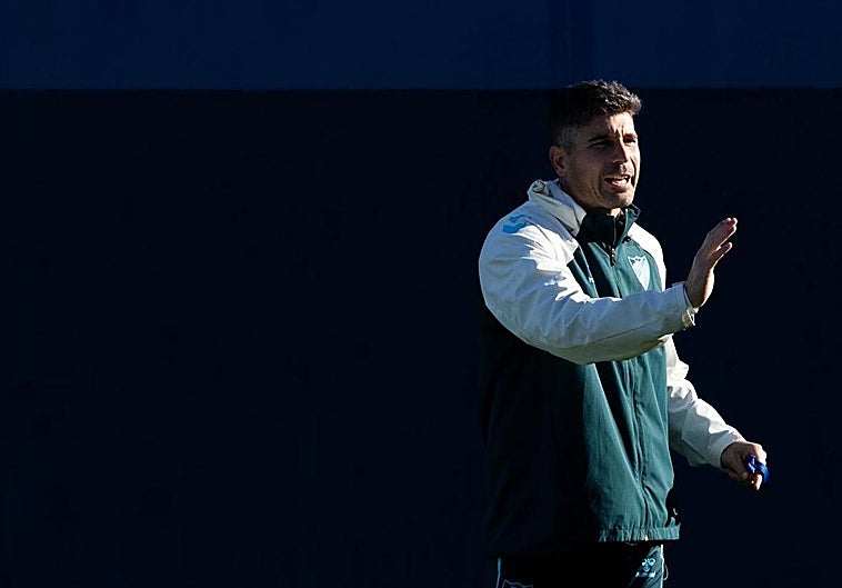 Funes: «Firmo que no fichemos a nadie en las próximas ventanas, pero aseguremos que no se vaya ninguno»