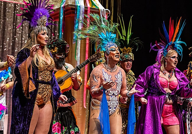 Comparsa 'La gala' en la quinta preliminar del COAC 2026.