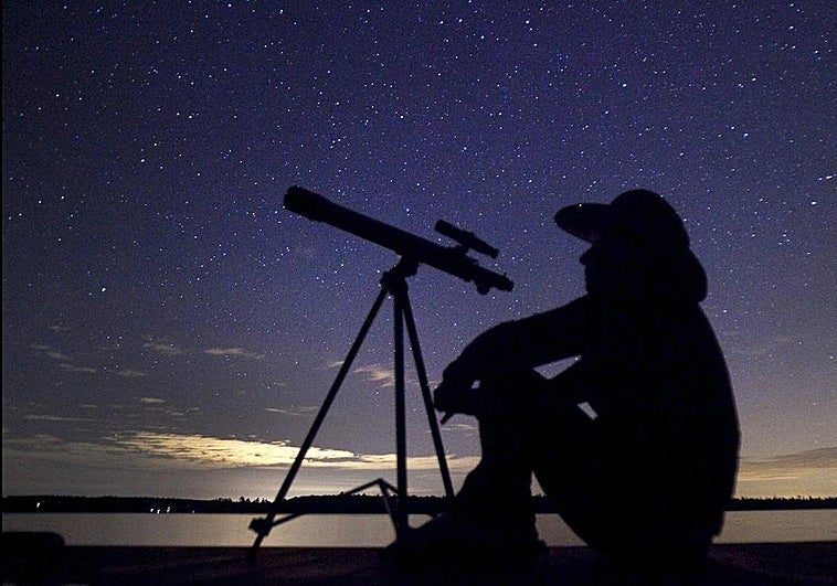 Se acerca el desfile planetario del 28 de febrero de 2026: hasta seis se verán en el cielo vespertirno