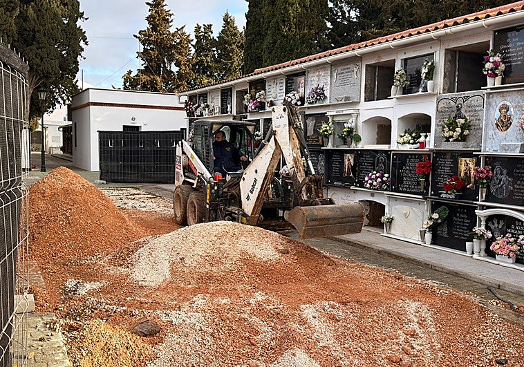 Arrancan los trabajos preliminares de la segunda fase de exhumación en las fosas comunes de Campillos